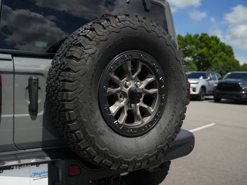 Used 2022 Jeep Wrangler Unlimited Rubicon w/ Trailer Tow Package AWD/4WD image 48