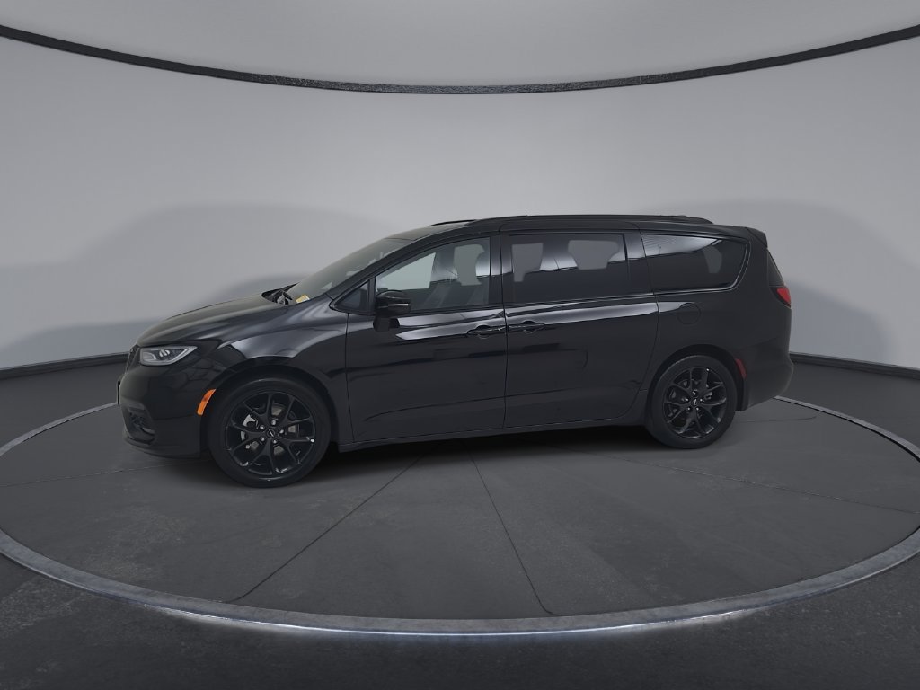 Certified 2025 Chrysler Pacifica Limited FWD image 10