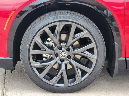 New 2025 Toyota Crown Signia image 8