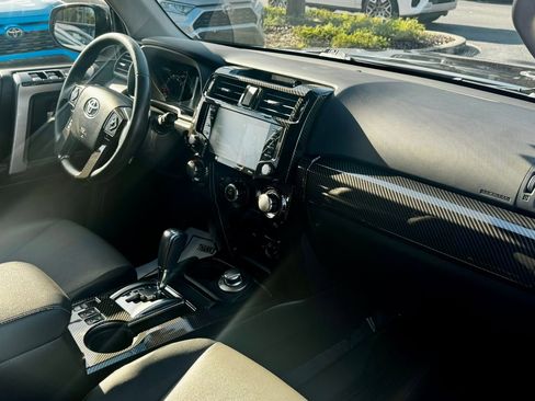 Used 2022 Toyota 4Runner SR5 Premium image 9