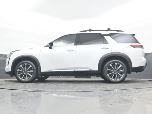 New 2026 Nissan Pathfinder Platinum FWD image 28