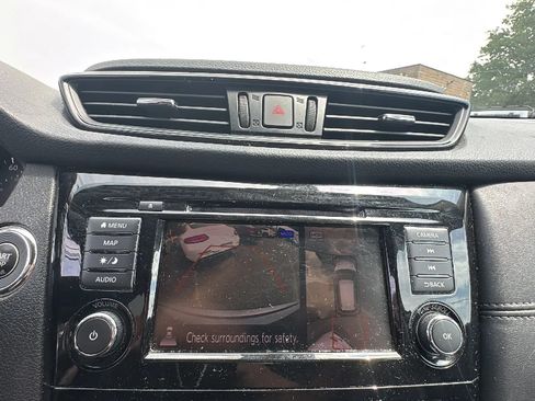 Used 2018 Nissan Rogue SL AWD/4WD image 26