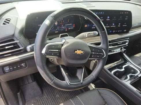 Used 2026 Chevrolet Traverse High Country w/ LPO, Floor Liner Package AWD/4WD image 8