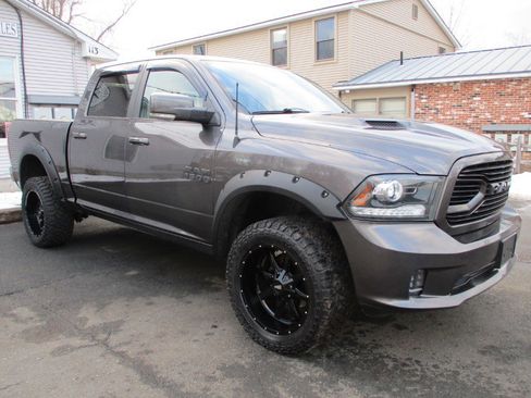 Used 2018 RAM 1500 Sport image 8