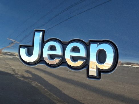 Used 2023 Jeep Grand Cherokee L Laredo image 29