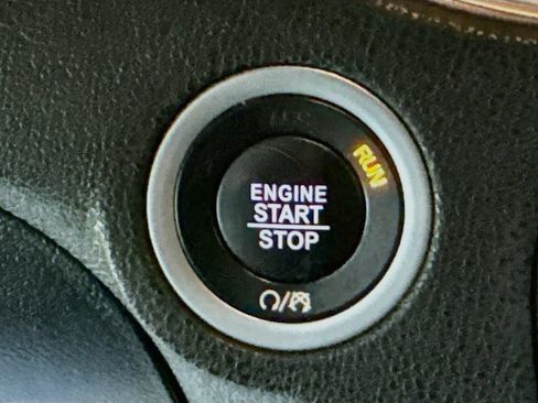 Used 2017 Dodge Charger R/T w/ Plus Group RWD image 19