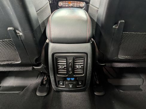 Used 2025 Dodge Durango R/T AWD/4WD image 31