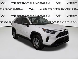 Used 2020 Toyota RAV4 LE video 2