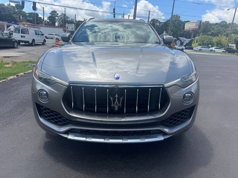 Used 2018 Maserati Levante GranLusso AWD/4WD image 8