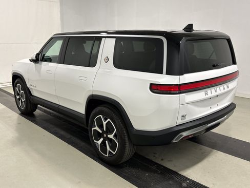Used 2024 Rivian R1S Adventure AWD/4WD image 3