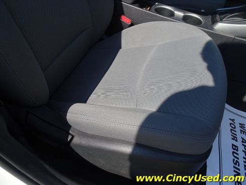 Used 2014 Hyundai Elantra SE FWD image 24