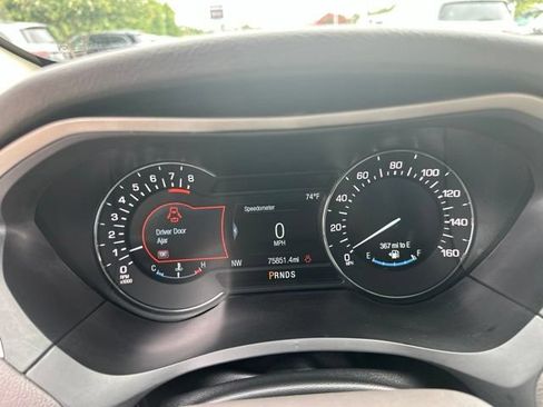 Used 2017 Lincoln MKZ Reserve FWD image 18