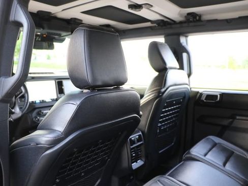 Certified 2025 Ford Bronco Badlands AWD/4WD image 16