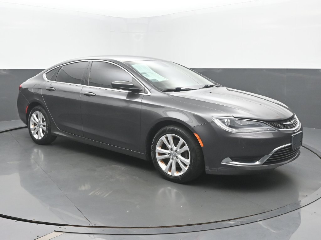 Used 2015 Chrysler 200 Limited w/ Convenience Group FWD image 3