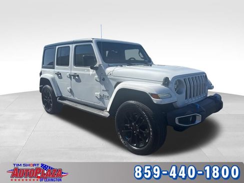 Used 2023 Jeep Wrangler Unlimited Sahara w/ Cold Weather Group AWD/4WD image 9