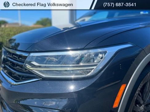 Used 2022 Volkswagen Tiguan SE R-Line FWD image 11