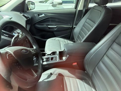 Used 2019 Ford Escape Titanium FWD image 7