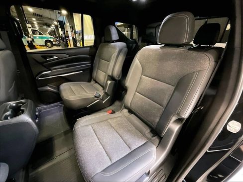 Used 2024 Chevrolet Traverse LT w/ Midnight/Sport Edition FWD image 15