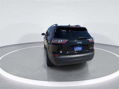 Used 2019 Jeep Cherokee Latitude w/ Popular Appearance Group image 9