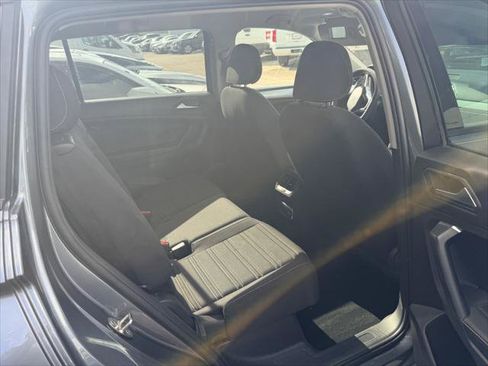 Used 2022 Volkswagen Tiguan S FWD image 17