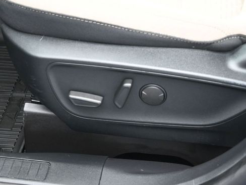 Used 2022 Ford Escape SE w/ Convenience Package FWD image 10