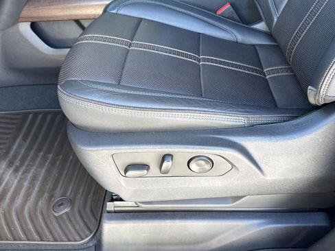 Used 2023 Chevrolet Silverado 1500 High Country w/ Technology Package image 29