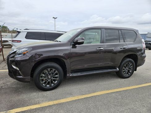 Used 2020 Lexus GX 460 Premium w/ Premium Package image 6