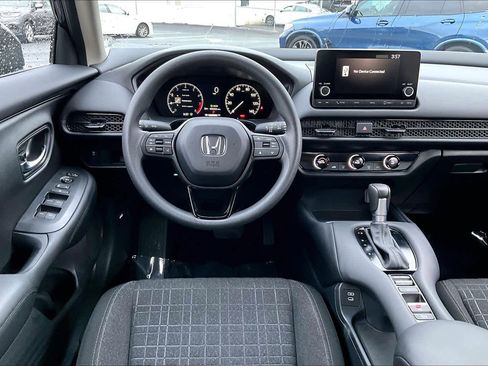 Used 2025 Honda HR-V LX image 5