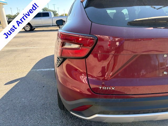 Used 2025 Chevrolet Trax LT w/ Driver Confidence Package FWD image 15