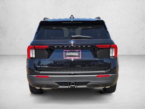 New 2026 Ford Explorer Active RWD image 6