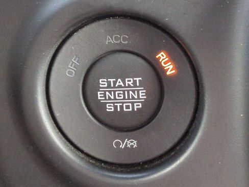 Used 2022 Jeep Wrangler Unlimited Sport image 26