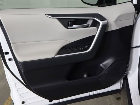 Used 2023 Toyota RAV4 XLE FWD image 19