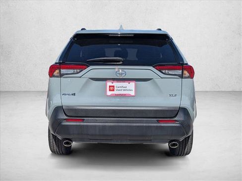Used 2023 Toyota RAV4 XLE Premium image 7