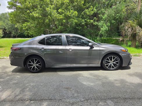 Used 2021 Toyota Camry SE FWD image 8