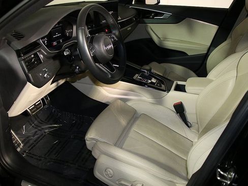 Used 2022 Audi A4 2.0T Premium Plus image 12