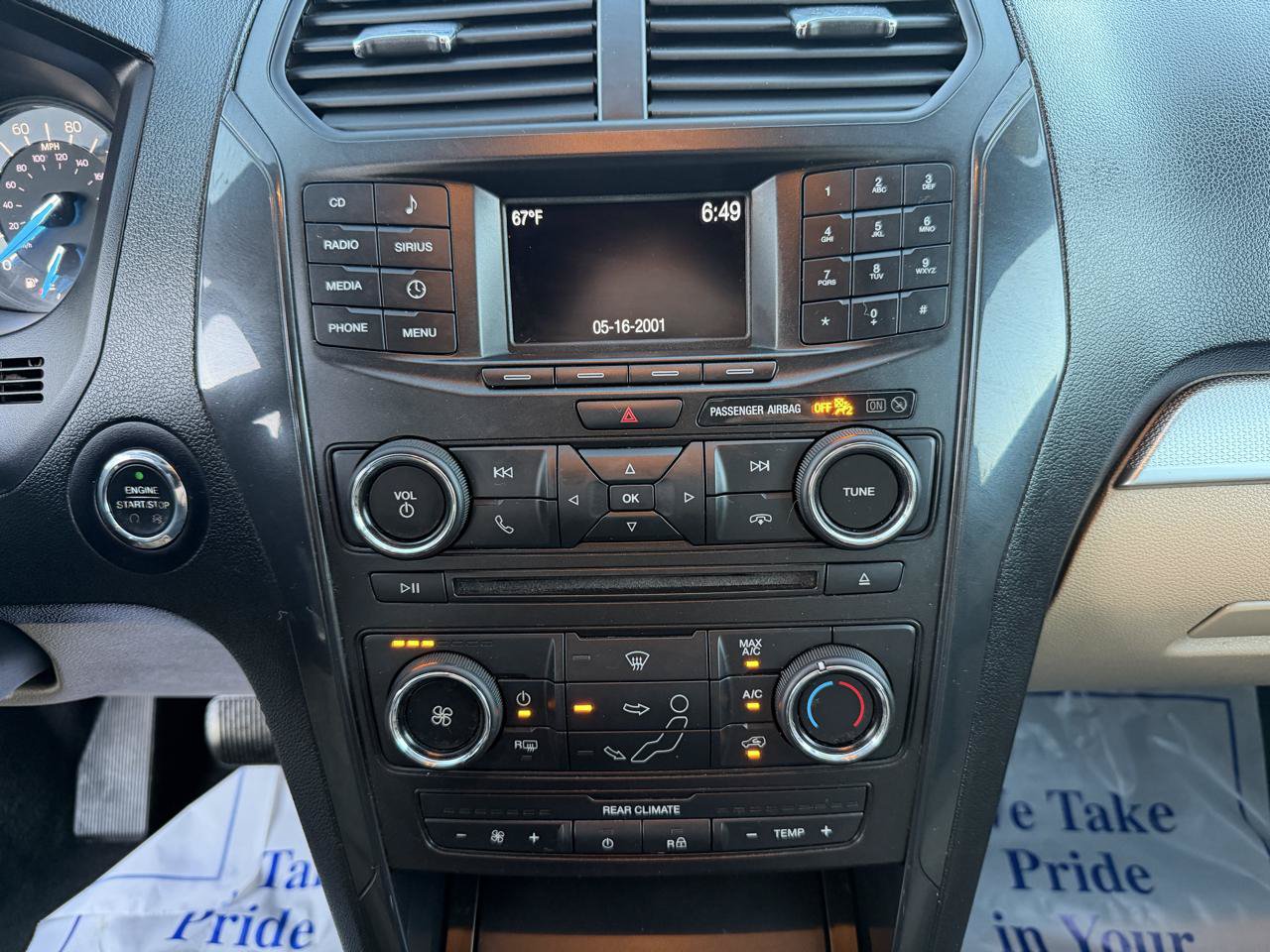 Used 2017 Ford Explorer XLT AWD/4WD image 31