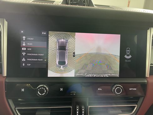 Used 2022 Porsche Macan S image 24