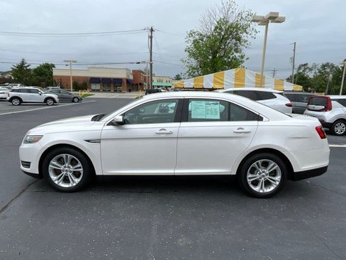 Used 2015 Ford Taurus SEL FWD image 4