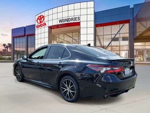 Used 2024 Toyota Camry SE w/ Convenience Package FWD image 5