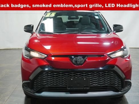 Used 2025 Toyota Corolla Cross AWD Hybrid w/ Moonroof Package image 8