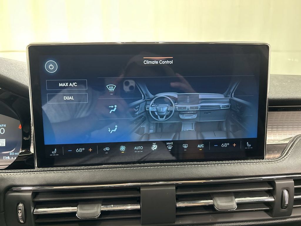 Used 2023 Lincoln Corsair AWD image 17