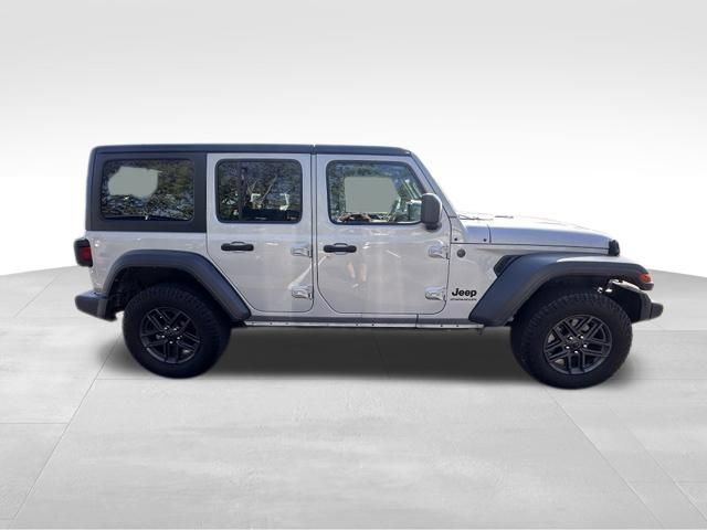 Used 2024 Jeep Wrangler Unlimited Sport AWD/4WD image 10
