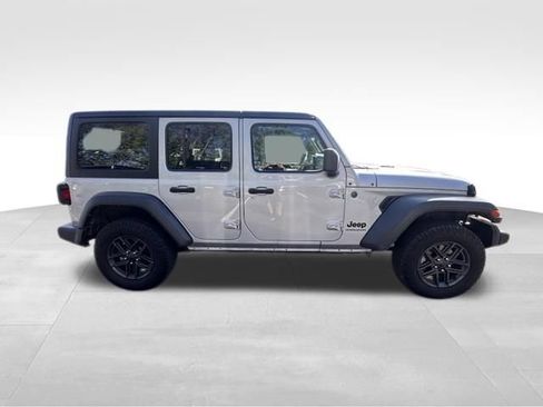 Used 2024 Jeep Wrangler Unlimited Sport AWD/4WD image 10