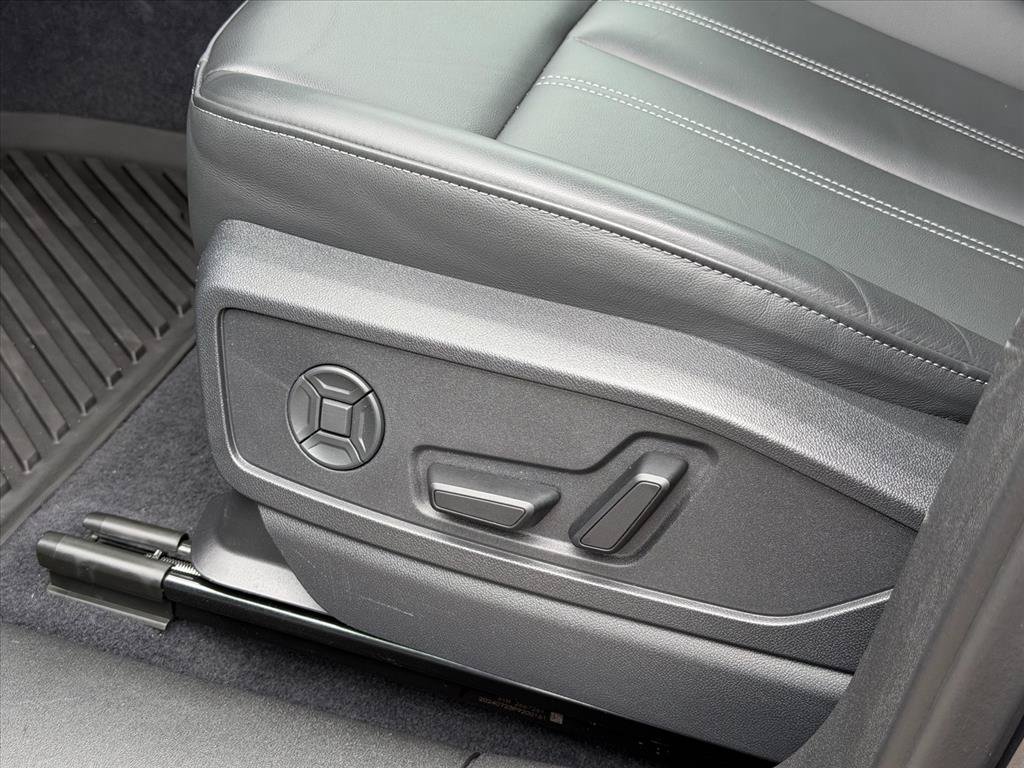 Certified 2025 Audi Q5 Premium w/ Convenience Package AWD/4WD image 15