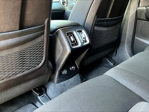 Certified 2021 Kia Sorento LX image 33