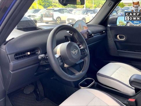 Certified 2025 MINI Cooper 4-Door Hardtop FWD image 13