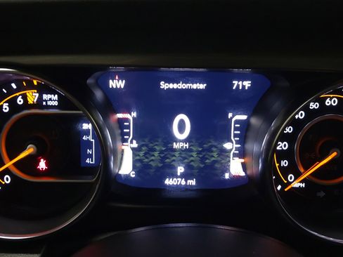 Used 2022 Jeep Gladiator Overland w/ LED Lighting Group AWD/4WD image 19