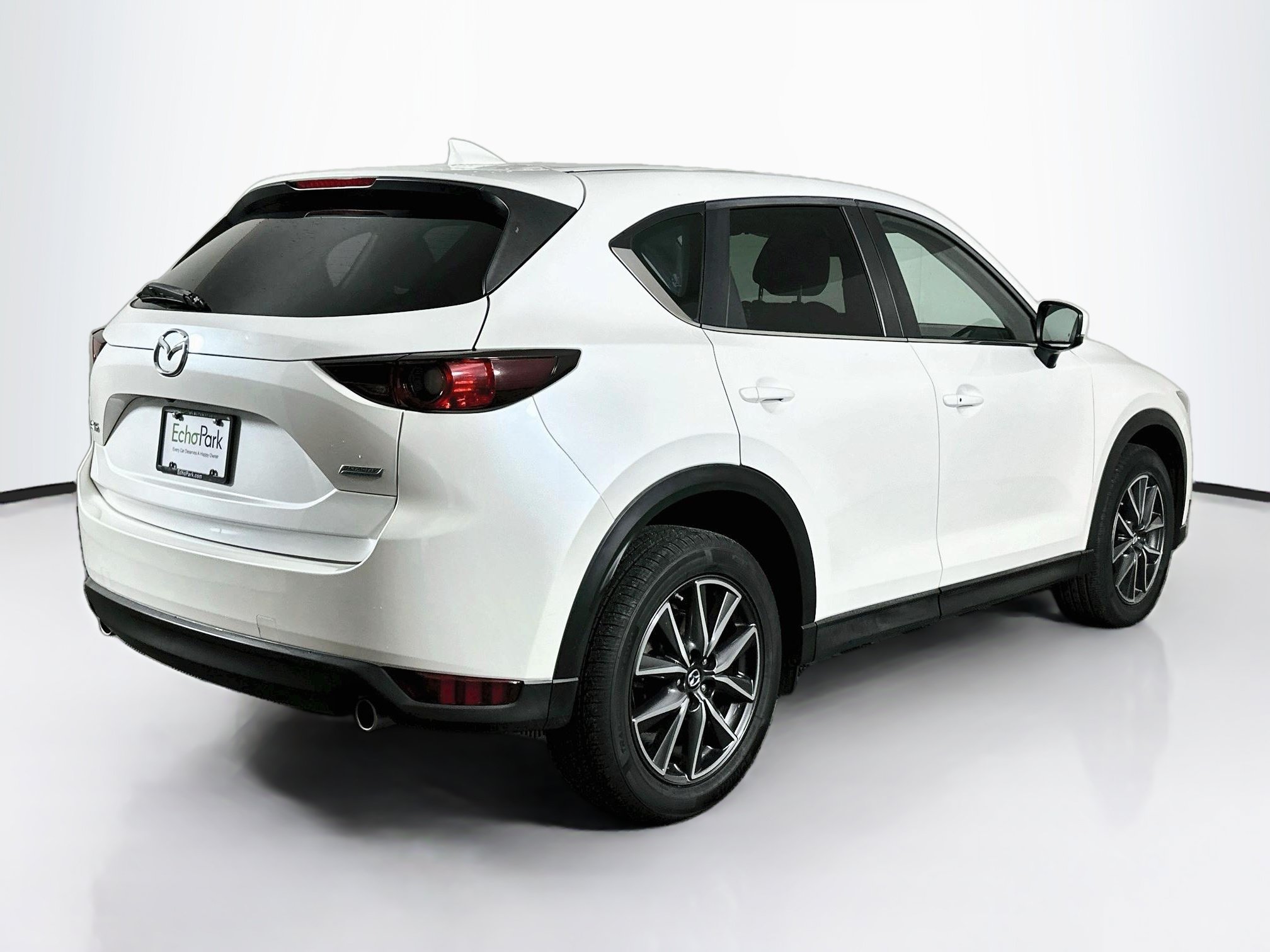 Used 2018 MAZDA CX-5 Touring w/ Preferred Equipment Package FWD image 9
