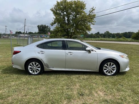 Used 2013 Lexus ES 300h w/ Luxury Pkg FWD image 5