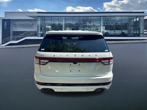 New 2026 Lincoln Aviator Reserve w/ Jet Appearance Package AWD/4WD image 6